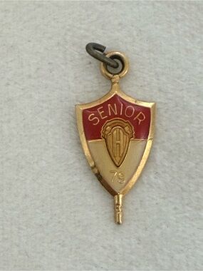Jostens Senior Class of 1979 White Red Gold Tone pendant vintage